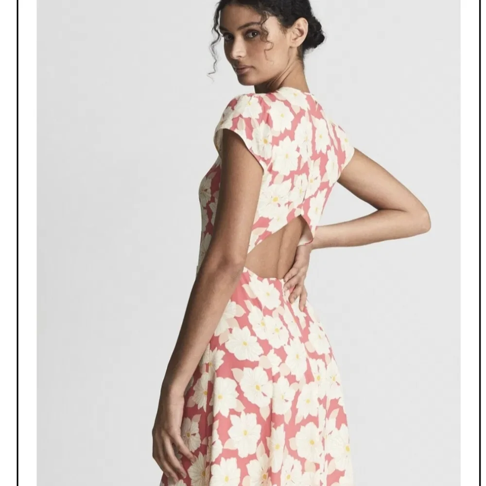 Reiss Pink and Cream Floral Midi Dress - Picture 11 of 12